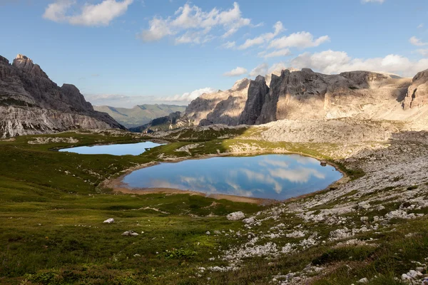 Lago dei piani na zachodzie słońca — Zdjęcie stockowe