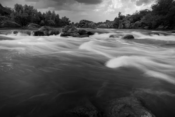 Black and white image of river cascades — Stock Photo, Image