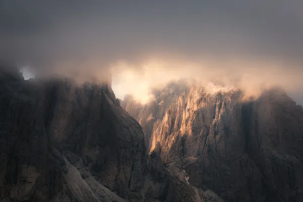 Dolomites mountain rocky peaks at sunset — Stock Photo, Image