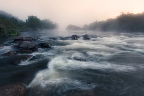 Mlžné řeky ráno — Stock fotografie