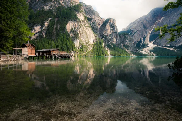 山区湖 — 图库照片