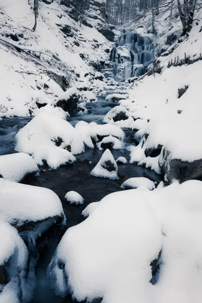 Winterwasserfall — Stockfoto