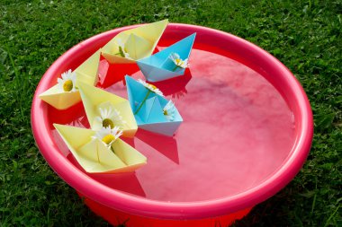 Uzaklara yelken aç...