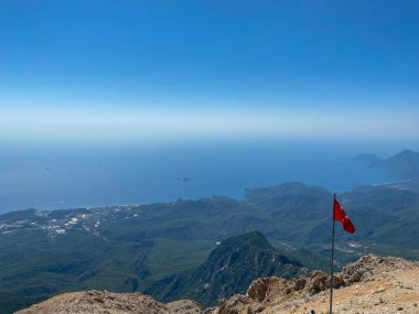 Antalya ilinin Kumluca ilçesi ve Tahtali 'nin tepesinden merkez Taurus dağlarının havadan görünüşü.