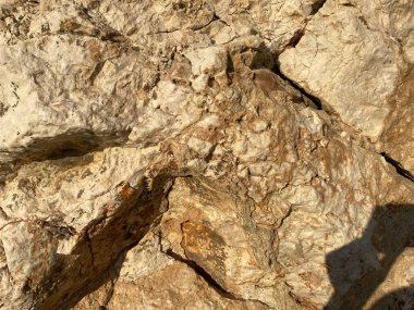 Sarı kaba taş portre yatay arka plan doku.