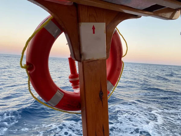 Halka Hayat Çocuk Büyük Gemide Zorunlu Gemi Donatım Kişisel Can — Stok fotoğraf