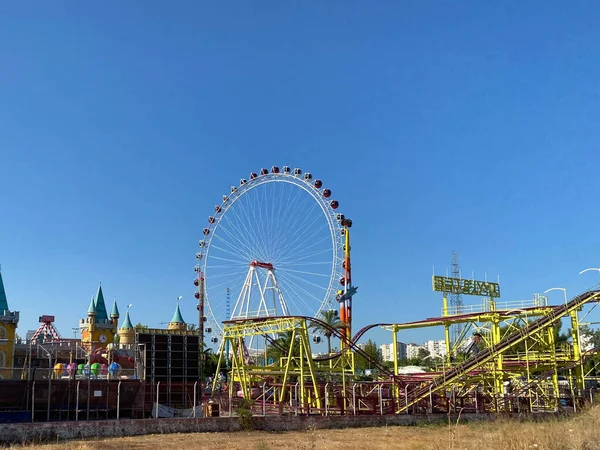 Ferris Wheel Roller Coaster Rides Pier Pacific Park Sunset People — Stock Photo, Image