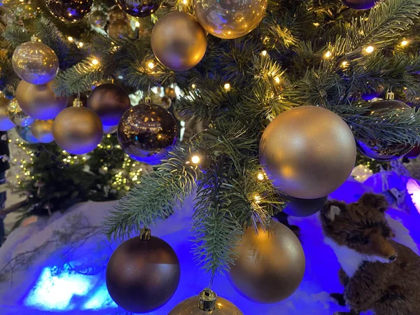 Large Christmas Balls Tree Spruce Green Branches Toys Glowing Garlands — 图库照片