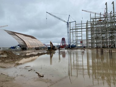 Şantiye, inşaat makinaları, buldozer, kazı, fabrika.