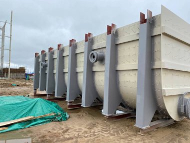 Birleşik Devre Ortak Üretim Santralinde su tankları.