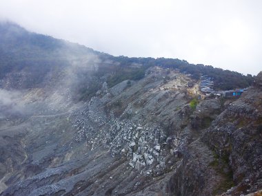tangkuban perahu Dağı krateri