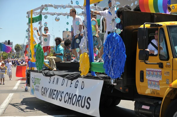 Men in the car in a parade of sexual minorities skin — Stock Photo, Image
