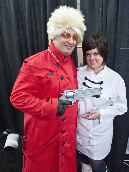 SAN DIEGO, CALIFORNIA - JULY 13: Participants Barry Lopez and Shannon Buchannon dresse in costume while at Comicon in the Convention Center on July 13, 2012 in San Diego, California. — Stock Photo, Image