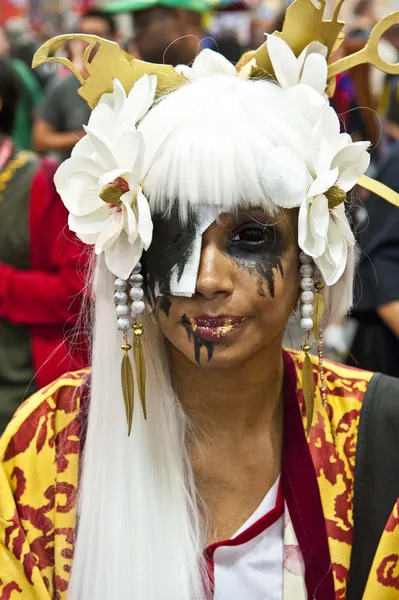 SAN DIEGO, CALIFORNIA - JULY 13: Participant Felicia Taylor dresses in costume while at Comicon in the Convention Center on July 13, 2012 in San Diego, California — Stock Photo, Image