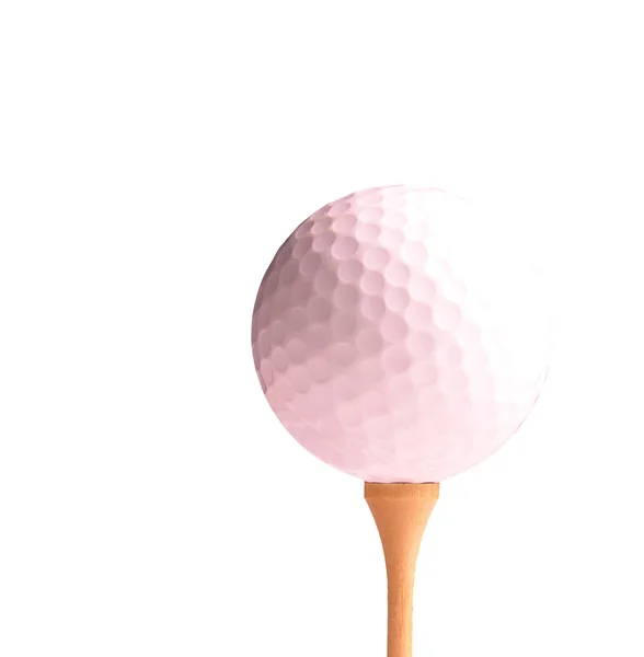Ein Golfball auf einem Abschlag — Stockfoto
