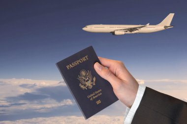 Bizi pasaport tutan el