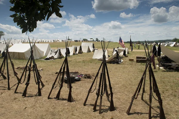 Tents and guns at the 150th anniversary of the American Civil War — Stock Photo, Image