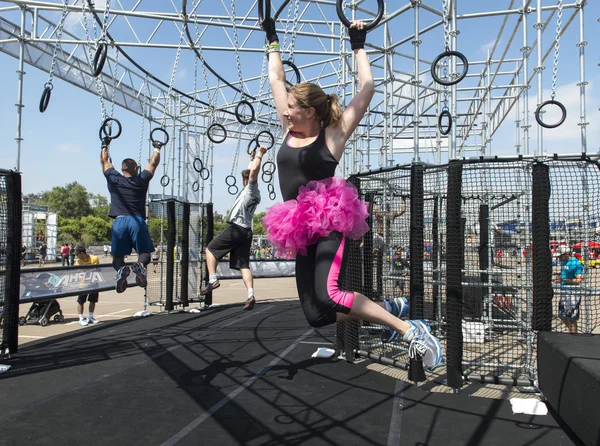 Participants at the fitness challenge Alpha Warrior competition — Stock Photo, Image