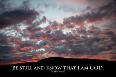 Hilltop dramatik ışık ile