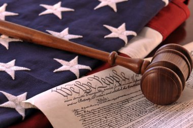 Amerikan bayrağı ve bizim Anayasa