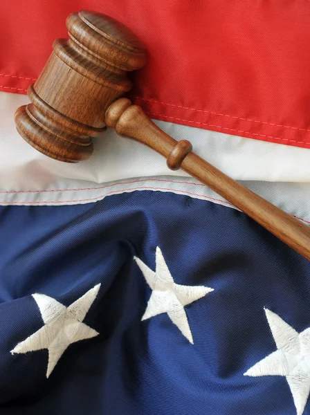 Gavel e bandeira americana — Fotografia de Stock