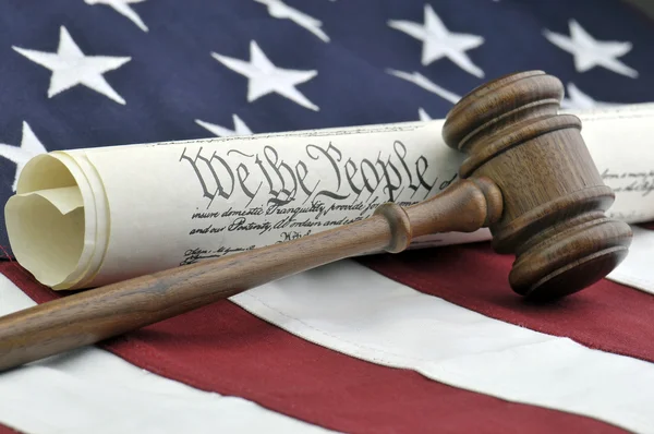 US Constitution, gavel and flag — Stock Photo, Image