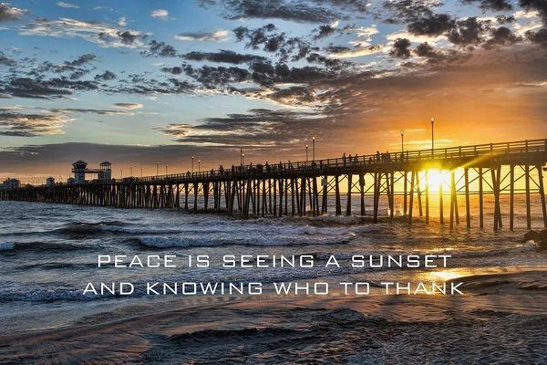 Puesta de sol en el muelle de Oceanside —  Fotos de Stock