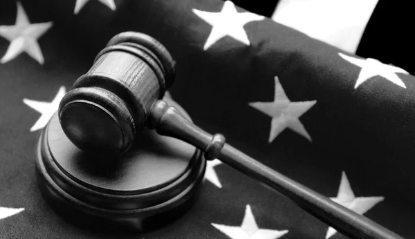 Gavel and flag — Stock Photo, Image