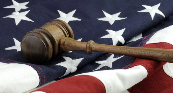 Judges gavel and American Flag — Stock Photo, Image