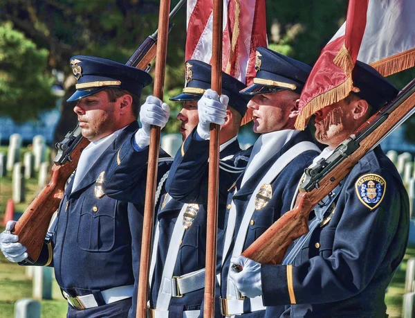 Leden van de afdeling van de politie op geheugen dag — Stockfoto