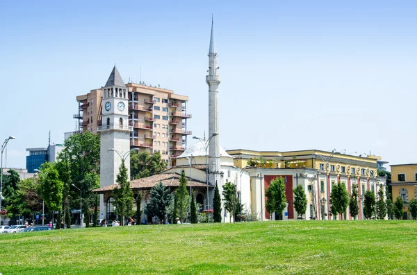 Vista para a praça principal de Tirana, Albânia — Fotografia de Stock