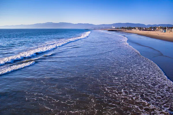 Σερφάρετε σε παραλία της Βενετίας, Καλιφόρνια — Φωτογραφία Αρχείου