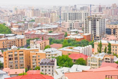 Erivan, Ermenistan-Haziran, 24:bench Cumhuriyet Meydanı-24 Haziran 2012 tarihinde içinde yazıt Erivan ile. 2012 yılında, hemen hemen her alanda hangi Ermeni karakterler ve e-posta Erivan belediye binasının banklarda vardı.