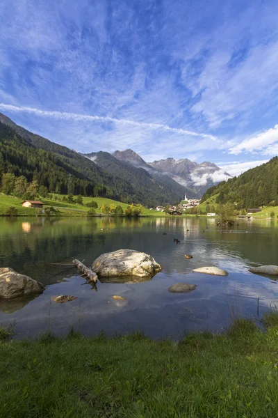 Górskie wioski muehlwald w Południowym Tyrolu, Włochy — Zdjęcie stockowe