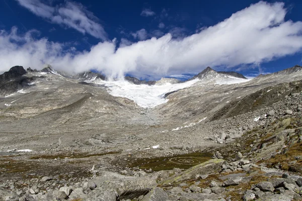 Ghiacciaio Neves nelle montagne del nord Italia — Foto Stock