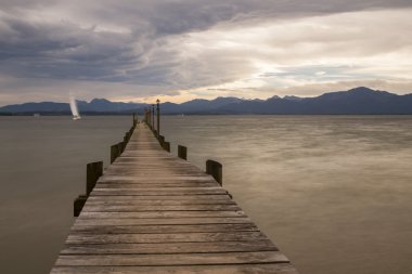 sonbaharın iskelede bavaria, Almanya için chiemsee Gölü