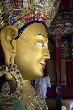 büyük Buda heykeli bir Tapınağı, ladakh, Hindistan içinde