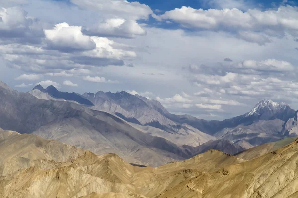 Doğal dağ manzarası içinde ladakh, Hindistan — Stok fotoğraf