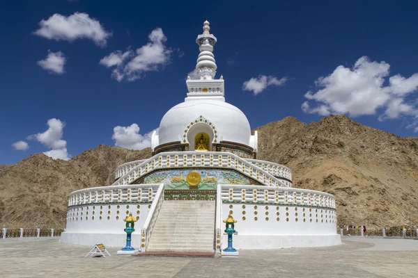 Shanti stupa nedaleko leh, Ladakhu, Indie — Stock fotografie