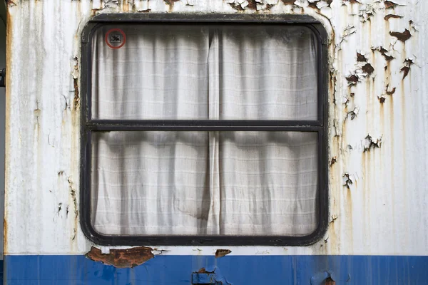 Fenster eines alten Eisenbahnabteils — Stockfoto