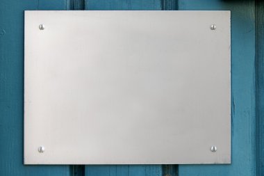 boyalı ahşap tabela