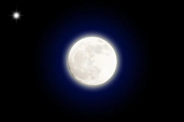 1 つの星の満月 — ストック写真