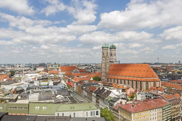 Cidade de Munique com a Igreja de Nossa Senhora, Alemanha — Fotografia de Stock