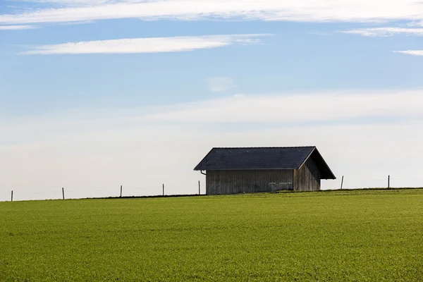 Alte baracke im ländlichen bayern, deutschland — Stockfoto