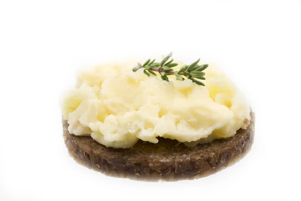 Chleba Pumpernickel sýrem a tymiánu — Stock fotografie