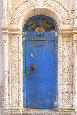 eski ve yıpranmış bir kapı, morocco