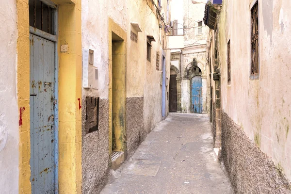 Typical alley in a Moroccan town — 图库照片