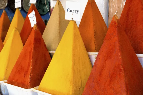 Especias en un mercado en Marruecos, África — Zdjęcie stockowe