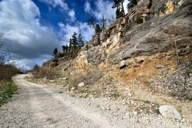 Dağ yolu.