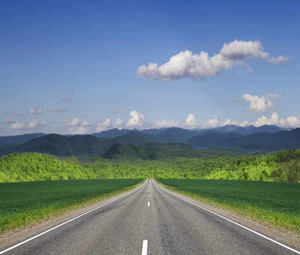 Straße in Berg. — Stockfoto